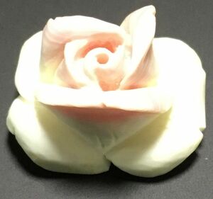 クイーンコンクシェル ピンク薔薇彫刻 35mm ビーズ【1コ販売】