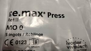 e.max Press インゴット　MO 0 5ingots＋2個おまけ ivoclar歯科技工　新品