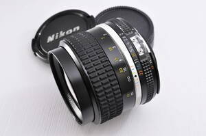 Nikon Ai-S NIKKOR 85mm F2　85/1:2　ニコン　AISニッコール　MFレンズ　#1197