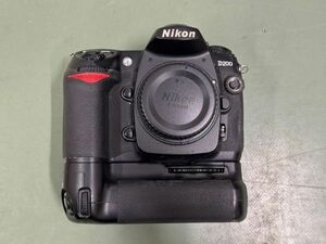 【23326】 NIKON D200 ボディ デジタルカメラ バッテリーパック MB-D200 動作確認はしておりません 梱包60サイズ