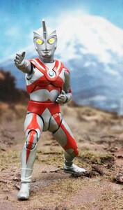 フィギュアーツ　ウルトラマンエース