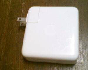 Apple 純正 61w USB-C Powerアダプタ-/ A1718