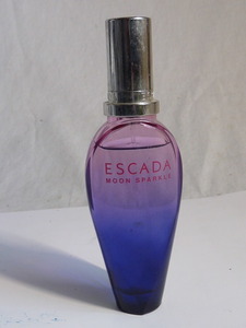 残量たっぷり●ESCADA エスカーダ MOON SPARKLE ムーン スパークル EDT 50ml 