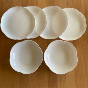 皿　お皿　食器　お椀　4枚　2枚　白　ホワイト　シンプル　花柄　スープ皿など　陶器 