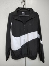 美品☆ NIKE ナイキ WOVEN SWOOSH LND JKT/ウーブンスウッシュ ナイロン ジャケット/AR3133-010/定価:14,300円/size:M_画像1