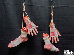 お化け屋敷の飾り 小道具 ハロウィン 飾り 切断された手足 ２個入り びっくり どっきり ホラーグッズ 血まみれの手足