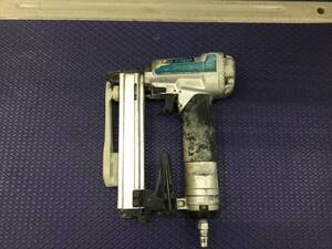 【中古品】makita 常圧4mmエアタッカー AT425A ITMHXEOYFZEP