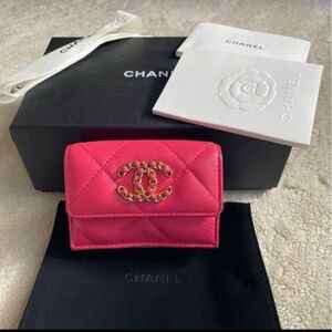 CHANEL☆シャネル19ミニ財布・三つ折り財布　正規品可愛いピンク色　最終値下げ価格