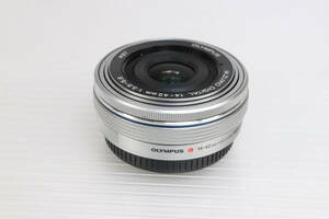 1円～★展示品・ジャンク★OLYMPUS オリンパス パンケーキズームレンズ M.ZUIKO DIGITAL ED 14-42mm F3.5-5.6 EZ シルバー 一眼カメラ R491