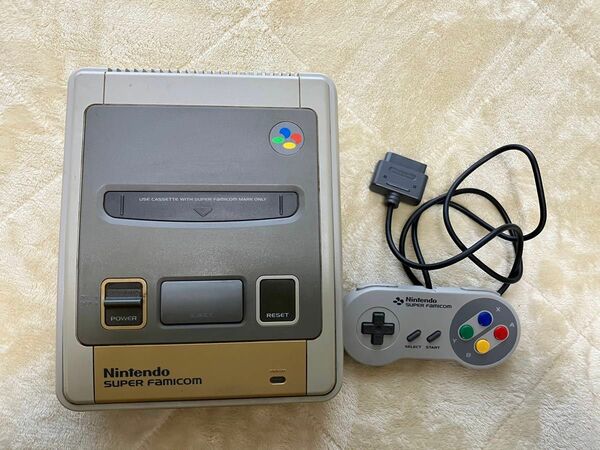 スーパーファミコン本体のみ　コントローラー1個付き　起動確認済み