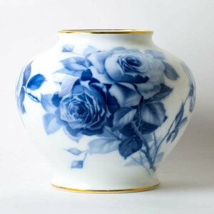 OKURA 大倉陶園 ブルーローズ 薔薇 バラ ハンドペイント 花瓶 花器 白磁 金縁 高さ20cm ケース付き #35510