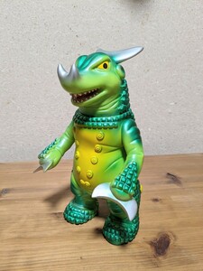 庄野企画 バンダイ 円谷プロ なかよしの怪獣シリーズ ソフビ レッドキラー ヘッダー付属 美品