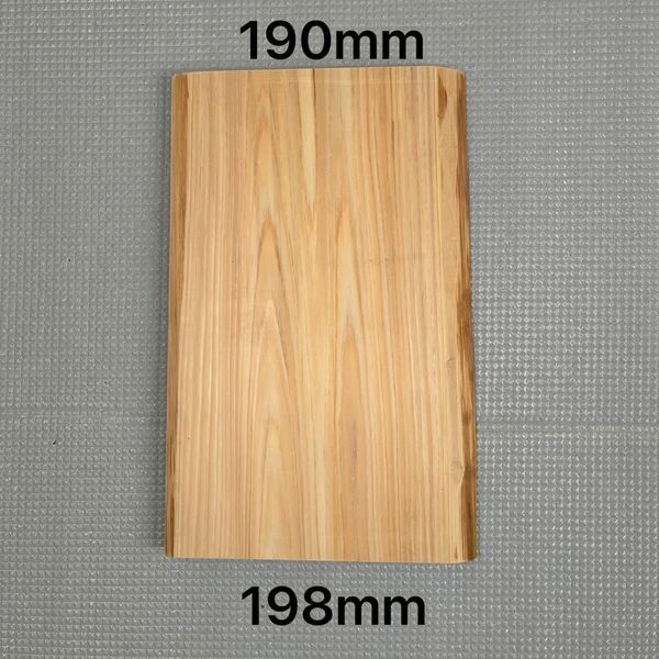 ヒノキ　　　　　　　　　板　端材　DIY ハンドメイド　工作　木工　クラフト