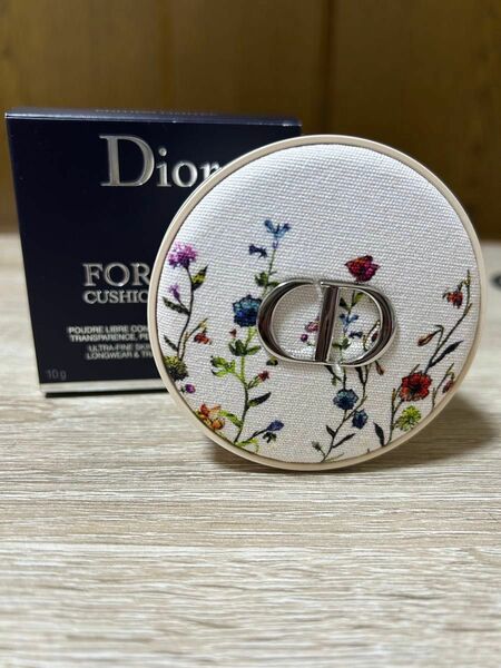 Dior ディオール ディオールスキン フォーエヴァー クッション パウダー ミレフィオリ フェイスパウダー コスメ限定品