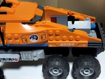 送料無料即決希望　レゴ(LEGO)シティ 北極探検 パワフルトラック 60194の本体部分　ミニフィグ1体　CITY　希少　戦車のベルトタイヤ_画像5