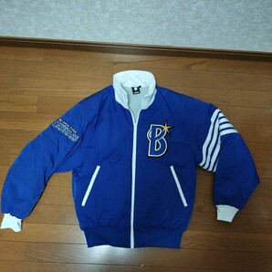 極美品 厚手 サイズM 中綿 横浜ベイスターズ ウインドブレーカー ジャケット ベイスターズ プロ野球 DeNA 横浜 ジャンパー オープン戦 防寒の画像1