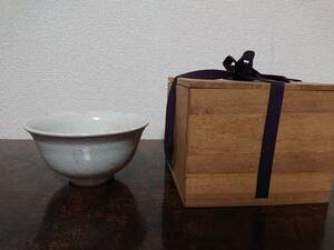 李朝時代　白磁硬手茶碗　　　　　(検)茶道具 朝鮮芸術 唐物 古玩 抹茶茶碗 茶器 白磁壺 