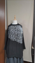 着物リメイク　ブラウス　チュニック：6203　黒留めそでより　絵利回りから鳥の羽模様_画像1