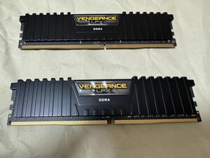 CORSAIR VENGEANCE メモリ CMK32GX4M2A2666C16 PC4-21300 DDR4-2666 288Pin DDR4 UDIMM 32GB(16GB x2枚) 動作品