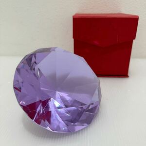 D(0226g7) ダイヤ型 パープル 紫 オブジェ クリスタル ガラス 直径約12cm 重さ約920g インテリア置物 置物 化粧箱