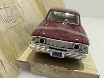 Dハ(0221x10) Maisto マイスト 1964 Ford Fairlane Thundervolt フォード フェアレーン サンダーボルト 1/24スケール ミニカー_画像6