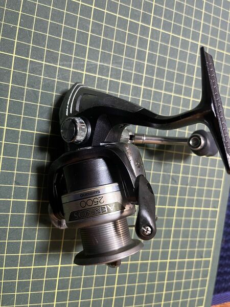 シマノ　SHIMANO AERNOS2500 ノーマルギア　メンテナンス済み　万能番手　シーバス　フラット　ロック　オフショア