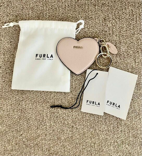 【新品】【未使用】FURLAフルラ　ハート型ミラーのチャー　ベビーピンク※この週末のみお値下げします。4,000円→3,200円