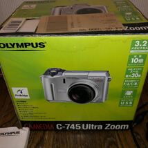 通電確認済 OLYMPUS オリンパス CAMEDIA C-745 Ultra Zoom 3.2メガピクセル 箱付き デジタルカメラ 中古品 tn3030_画像3