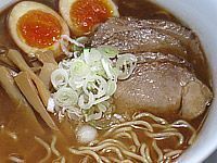 旭川ラーメン 蜂屋(はちや) 醤油味 2食入【訳あり 化粧箱無し】【濃厚ラーメン】【メール便対応】_画像2