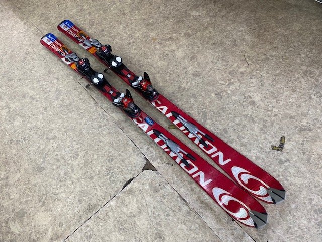サロモン(Salomon)EQUIPE 10R 150cmスキー板セット - 板 サロモン(Salomon)EQUIPE 10R 150cmスキー板セット - 板