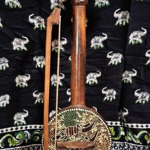 なんちゃって弦楽器 インテリア 木製 ヤシの実 木彫り 古民具《美品》