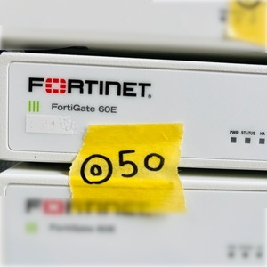 ◎50 Fortinet FortiGate 60E ファイアウォール FW セキュアSD-WAN セキュリティ フォーティネット 統合脅威管理 省スペースUTM