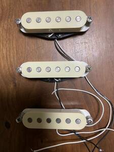 ピックアップ Fender Japan シングルコイル Stratocaster 白　フェンダー 