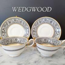 美品★ ウェッジウッド フロレンティーン ブラック カップ＆ソーサー ピオニー２客 ドラゴン WEDGWOOD ゴールド 金 ホワイト 廃盤品 希少品_画像1