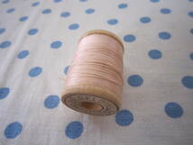 ◎**　アンティーク　小さな木製糸巻き　シルク　SILK　No.2020　淡いピンク　※写真よりもう少し濃いです。レトロ　　**◎_画像4