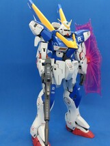 MG Ver.Ka 1/100 V2ガンダム　ガンプラ塗装済完成品　説明書有　機動戦士ヴィクトリーガンダム_画像3