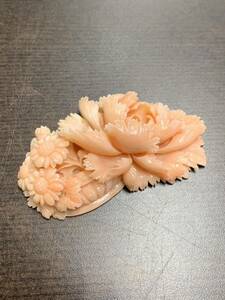 オススメ 本珊瑚　サンゴ　ブローチ 彫刻品　約31.8 アクセサリー コーラル さんご 和装小物 