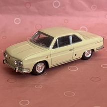 ●京商＆コナミ　日野コンテッサ1300クーペ　(PD300) 1965 ミケロッティデザイン　赤＆紺　名車 1/64 送料無料【漢の即決価格】_画像4