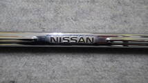 ・日産 NISSAN 純正 １枚 シルバー メッキ ナンバープレート枠 ナンバーフレーム枠 普通車／軽自動車で使用可能_画像1