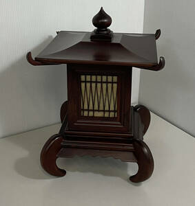 灯篭 燈籠 行燈 燭台 重厚な唐木製 置物 飾り 照明 置灯籠 オブジェ ランプ 東洋美術