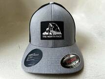 新品 USA限定 本物 The North Face ノースフェイス FLEXFIT トラッカーハット メッシュキャップ 帽子 Unisex S/M Grey/Black_画像1