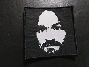 CHARLES MANSON 刺繍パッチ ワッペン 黒 / チャールズ・マンソン シリアルキラー 殺人 カルト guns ガンズ