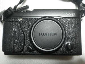 富士フイルム FUJIFILM X-E1 ボディ　美品