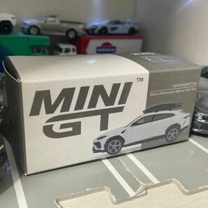 ランボルギーニ　ウルス　mini gt ルーフボックス付き　左ハンドル　即購入ok