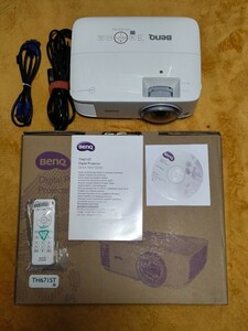 フルHD プロジェクター 超短焦点BenQ TH671ST PROJECTOR