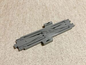 【1個落札=1本】プラレールアドバンス クロスポイントレール AR-02 レール部品 駅ホーム用レール 出品時在庫合計6本あり。 交差レール