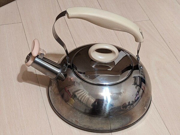 笛吹ケトル やかん ケトル 調理器具 ステンレス製 湯沸かし 1.2リットル