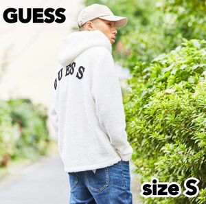 【オンライン限定】GUESS ハーフジップ ボアパーカー ビッグロゴ Sサイズ