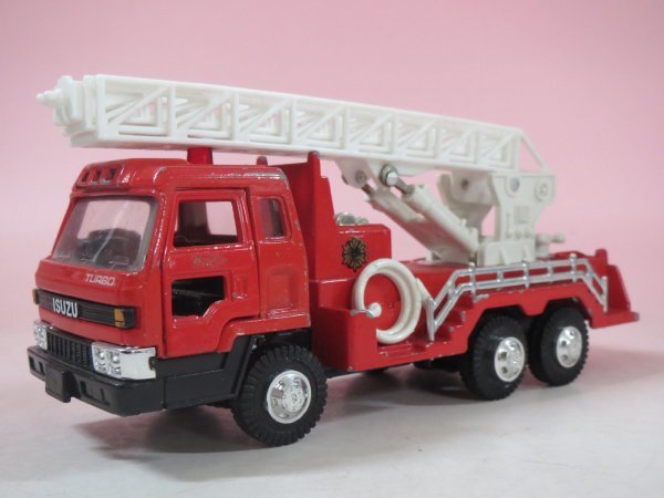 Amazon.co.jp: ヨネザワ ダイヤペット 点滅梯子消防車 三菱ふそう T910 レア 希少 日本製 はしご車 ハシゴ車 梯子車 消防車  はしご消防車 模型 トラック F : おもちゃ