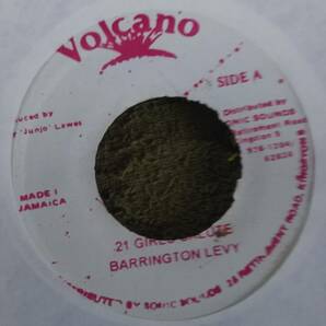 21 Girles Salute Riddim Original 21 Girles Salute Barrington Levy from Volcanoの画像1